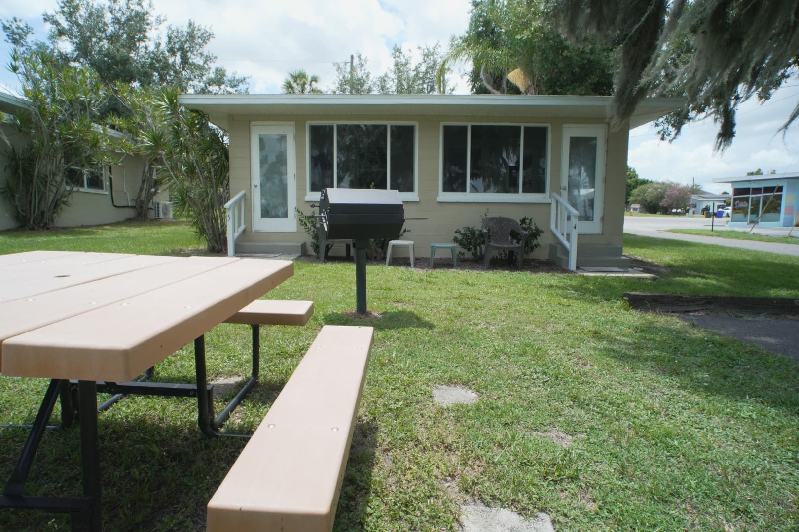 Exterior of the Lakeside Cottages duplex units
