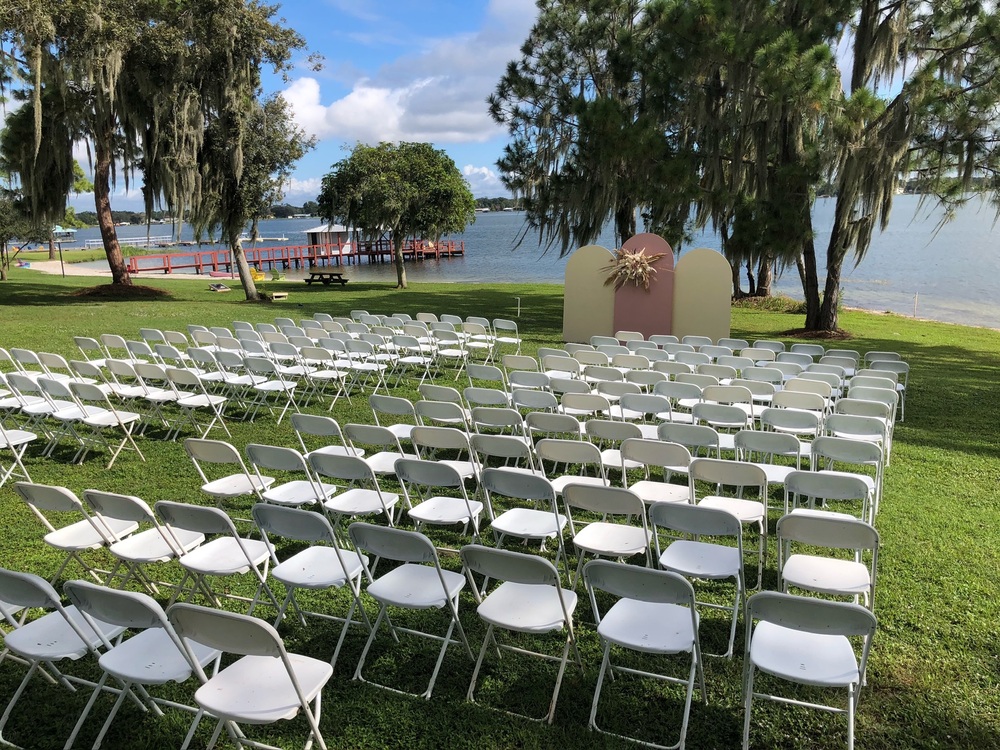 Photo of a lakefront wedding at Lakeside Cottages